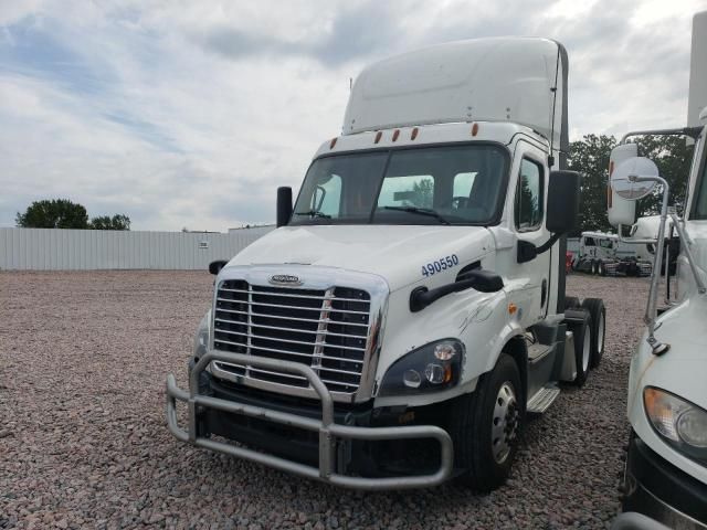 2020 Freightliner Cascadia 113 Semi Truck