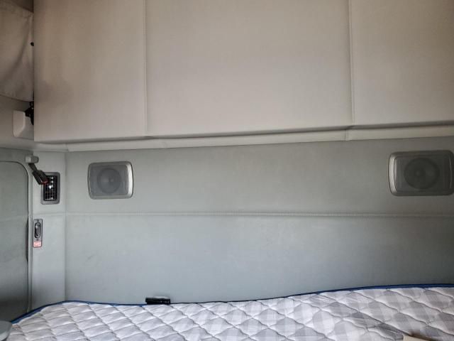2021 Kenworth T680 Semi Truck