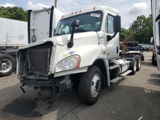 2016 Freightliner Cascadia 125 Semi Truck