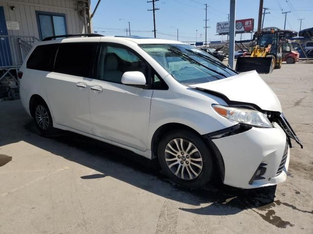 2018 Toyota Sienna XLE