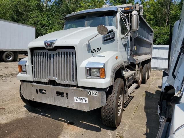 2020 Western Star 2020 Western Star 4700 Dump Truck