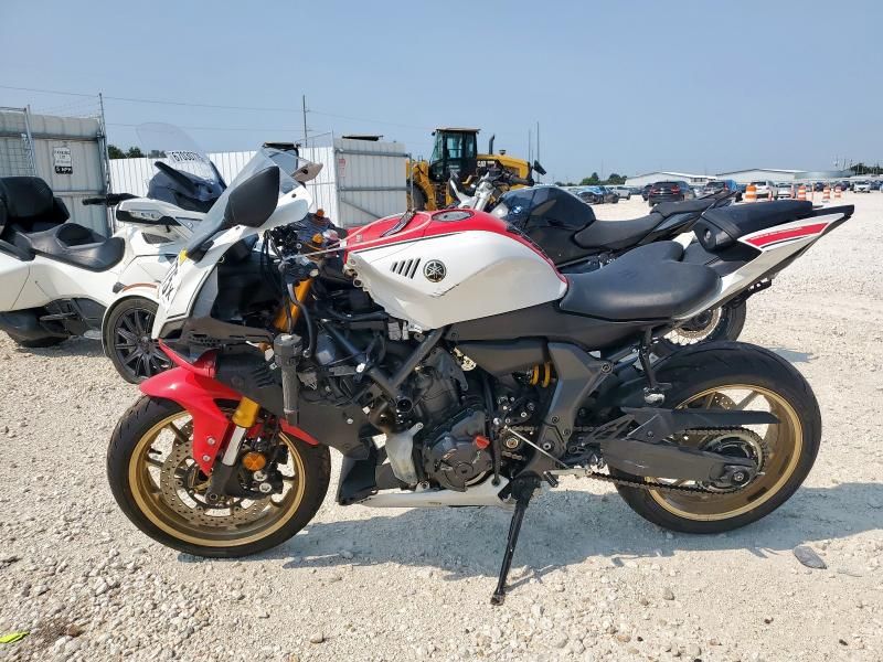 2022 Yamaha YZFR7