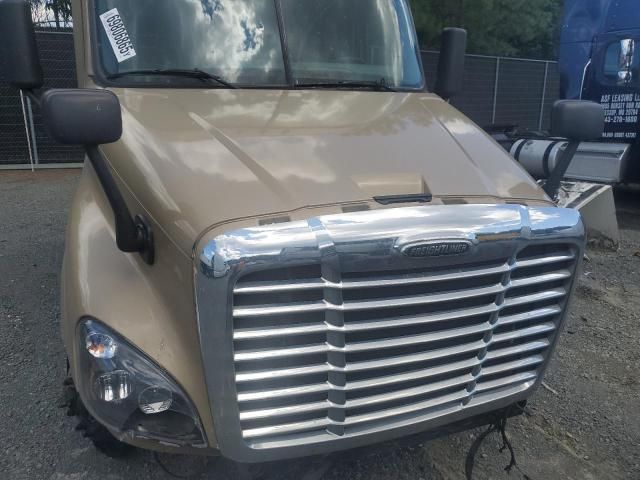 2016 Freightliner Cascadia 125 Semi Truck