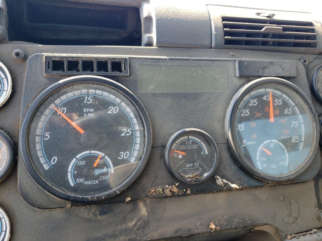 2018 Freigliner 2018 Freightliner Cascadia 125 Semi Truck