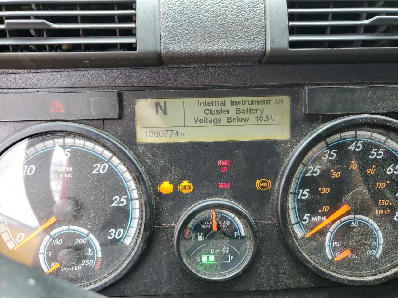 2015 Freightliner Cascadia Semi Truck