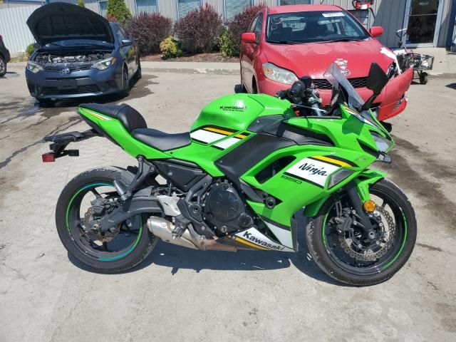 2025 Kawasaki EX650 P