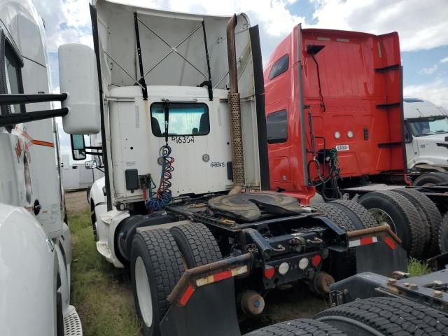 2015 Kenworth T680 Semi Truck