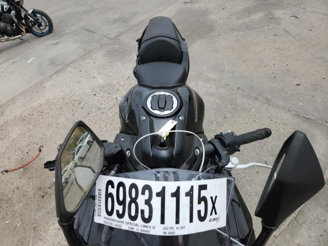 2025 Kawasaki EX650 R