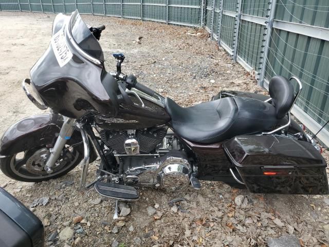 2011 Harley-Davidson Flhx