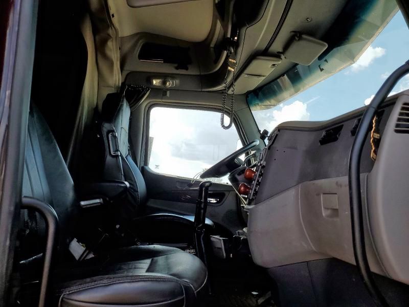 2014 Peterbilt 579 Semi Truck