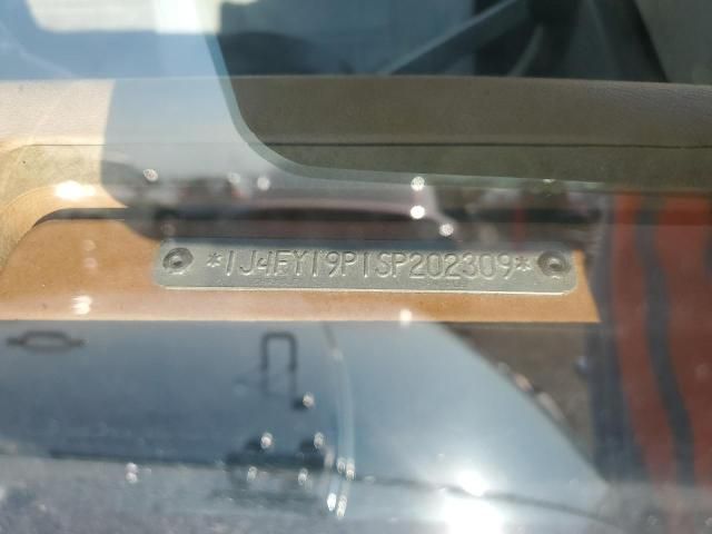 1995 Jeep Wrangler / YJ S