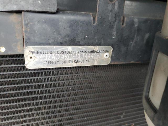 2014 Freightliner Chassis XC