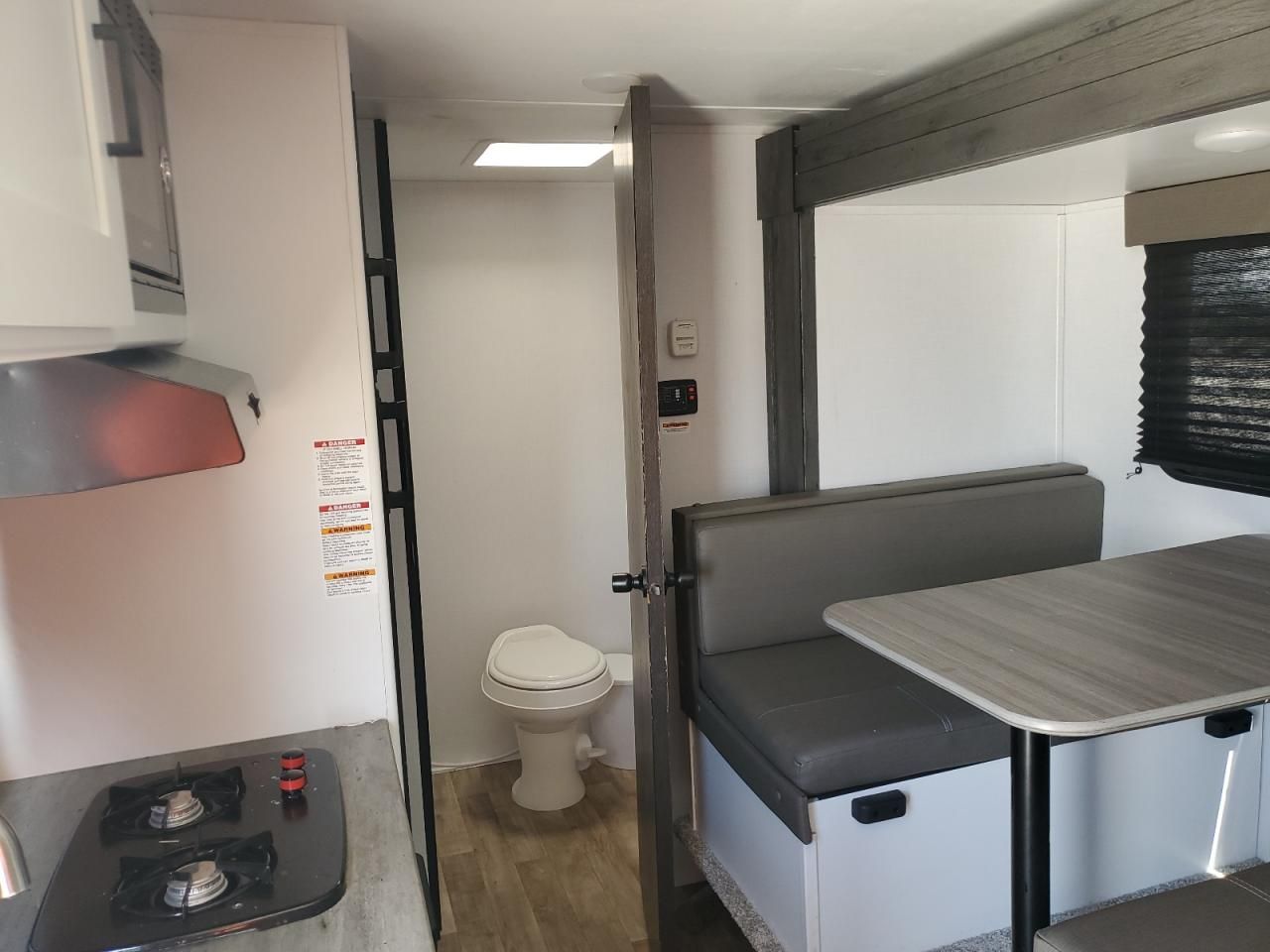 2022 Keystone Hideout M-17