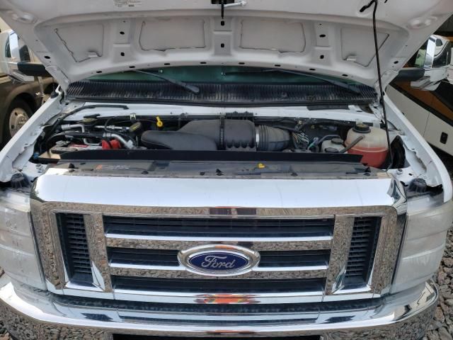 2017 Ford 2018 Winnebago Spirit 31D-RVS RV