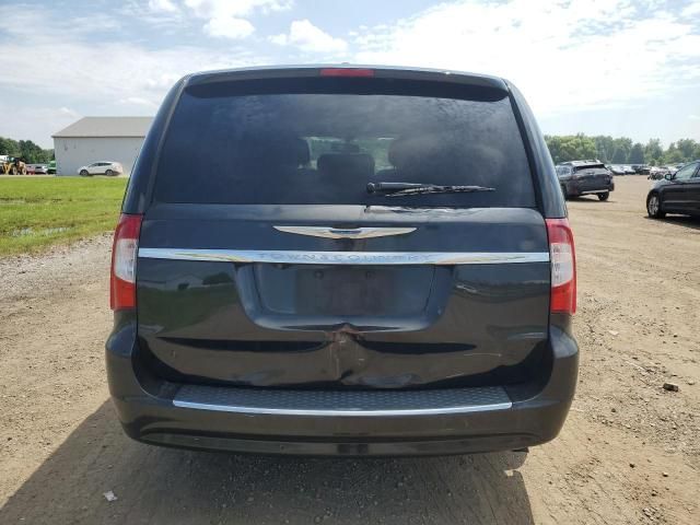 2014 Chrysler Town & Country Touring L