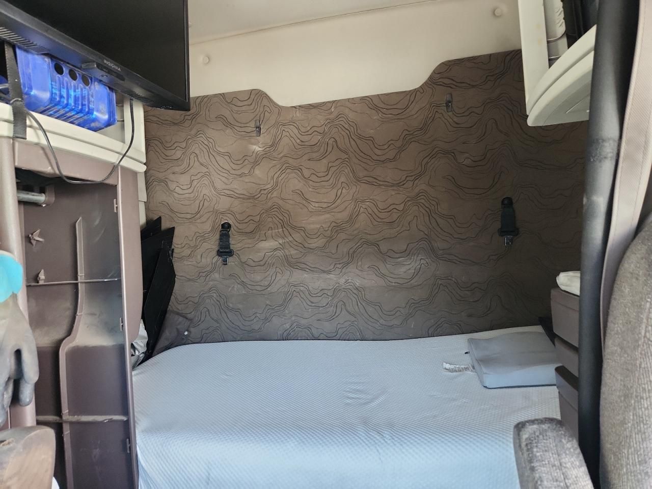 2018 Volvo VNL Semi Truck