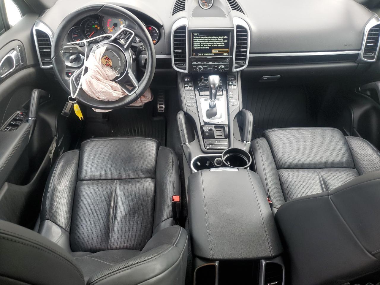 2016 Porsche Cayenne s