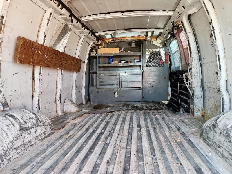 2005 GMC Savana G3500