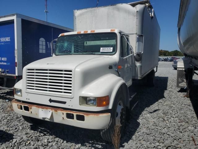 2000 International 4700 BOX Truck