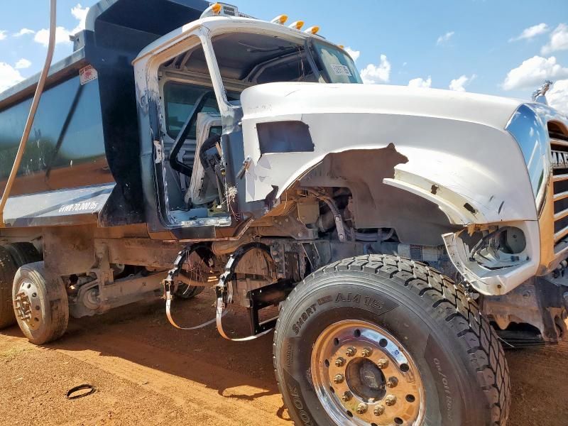 2020 Mack GR64F Dump Truck