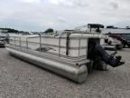2001 Matu 2001 Manitou Pontoon Legacy