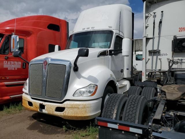 2015 Kenworth T680 Semi Truck