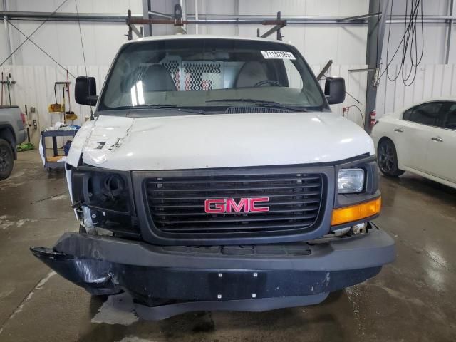 2015 GMC Savana Cargo 2500 13