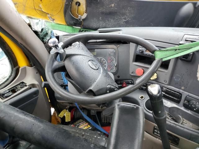 2012 Freightliner Cascadia 125 Semi Truck