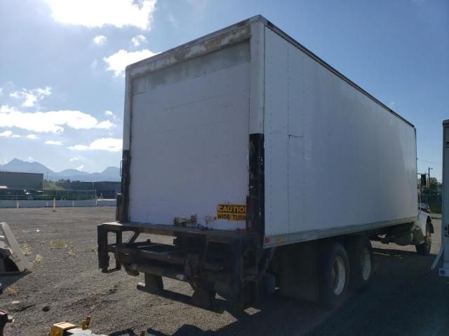 2005 Peterbilt 330