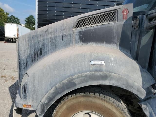 2020 Kenworth T880 Dump Truck