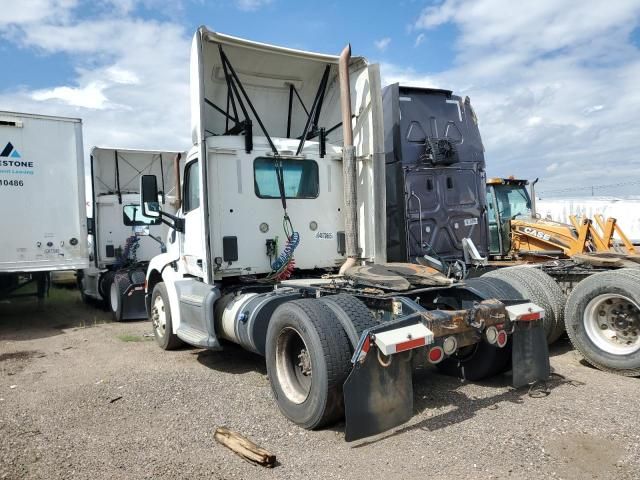 2015 Peterbilt 579 Semi Truck