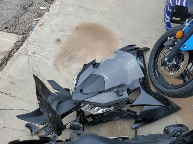 2025 Kawasaki EX650 R