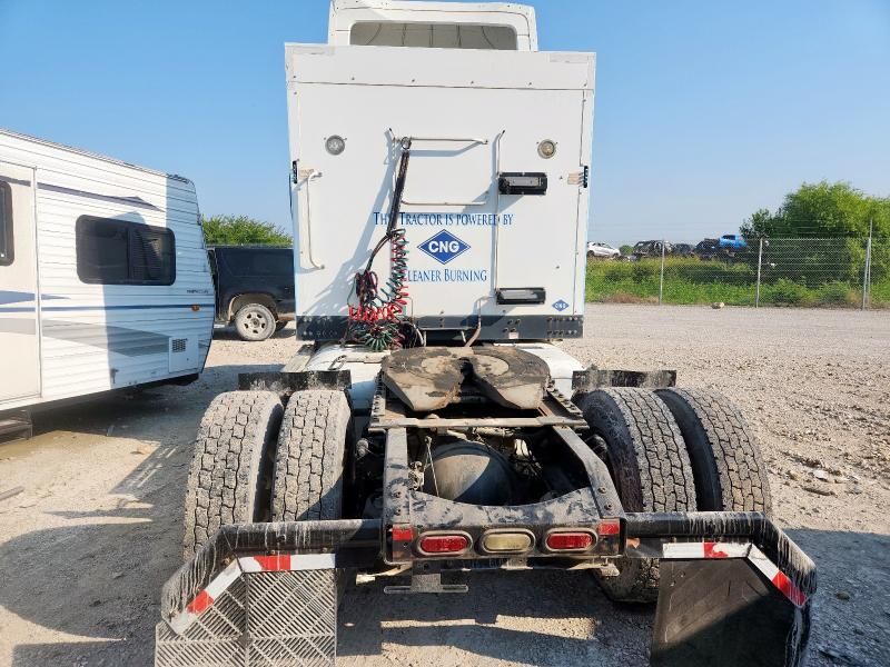 2014 Volvo VNM Semi Truck