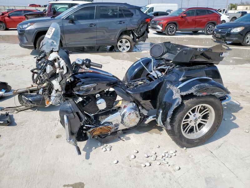 2014 Harley-Davidson Flhtcutg tri Glide Ultra