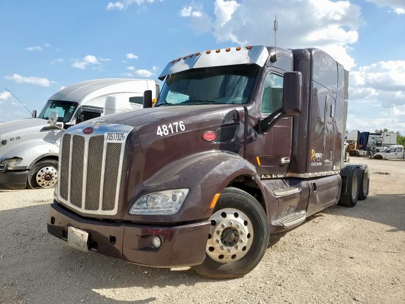 2014 Peterbilt 579 Semi Truck