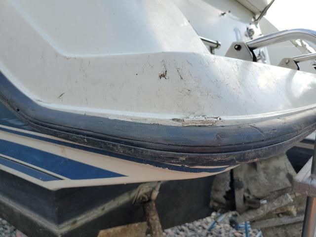 1990 Carver Yachts 2557 Monte