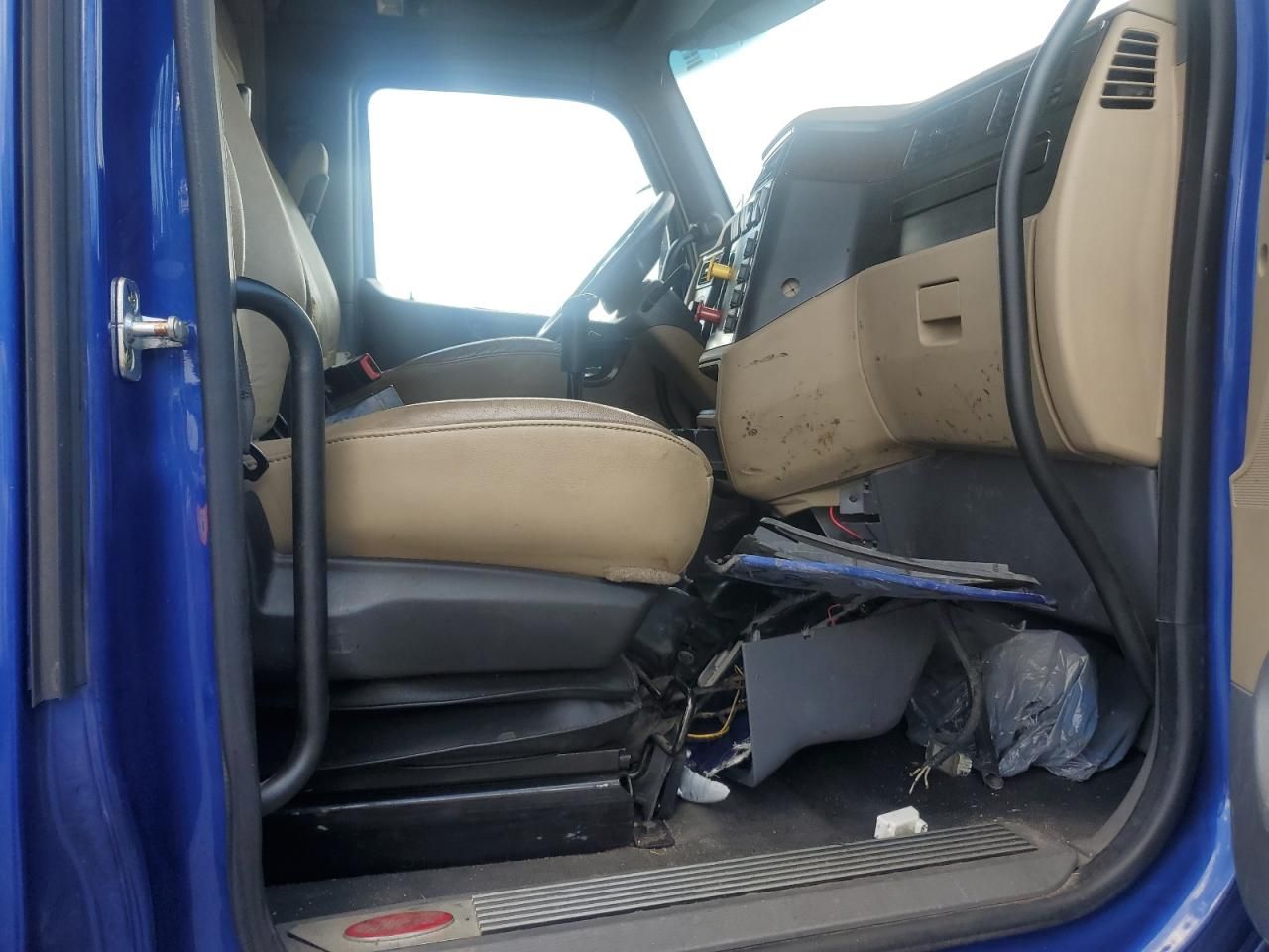 2017 Peterbilt 579 Semi Truck