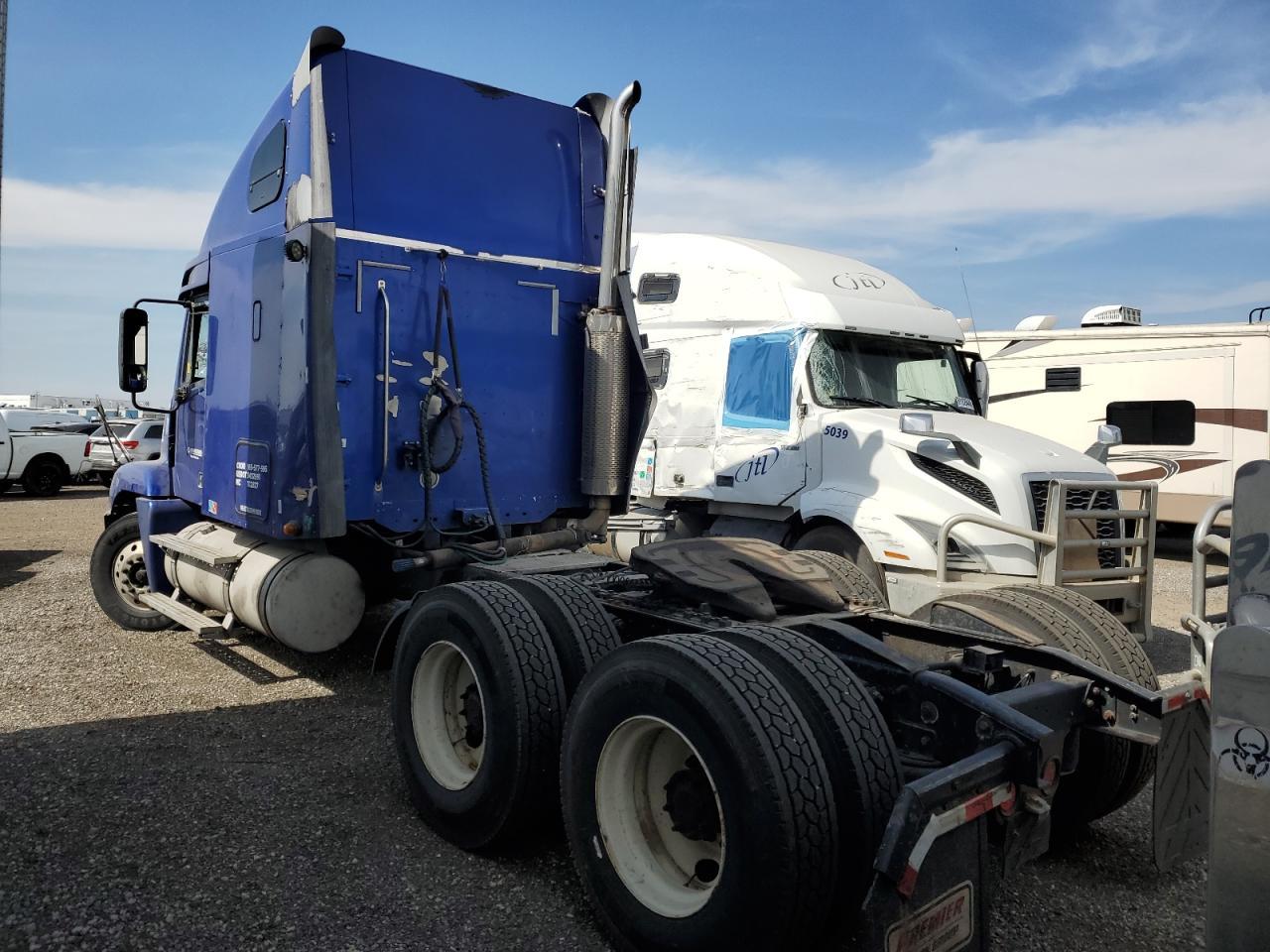 2007 Freightliner Convention-Trucks