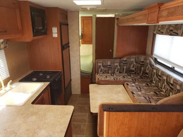 2011 Cherokee By Forest R 2010 Foresriver Grey Wolf-RVS Camper