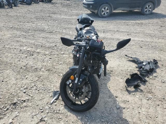 2025 Yamaha YZFR7