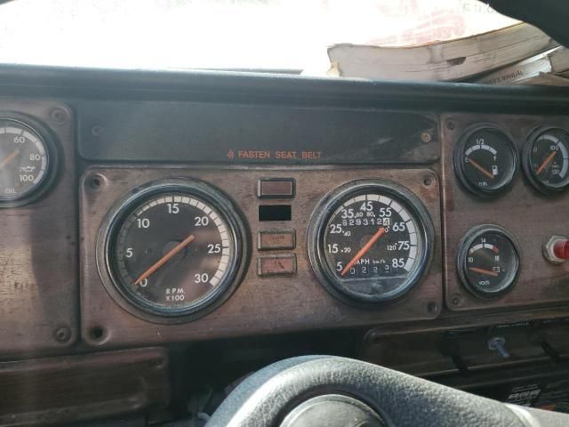 2000 Freightliner Long Conventional FLD Semi Truck