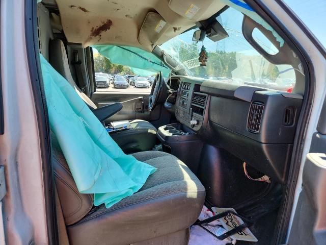 2020 GMC Savana Cargo 2500 13