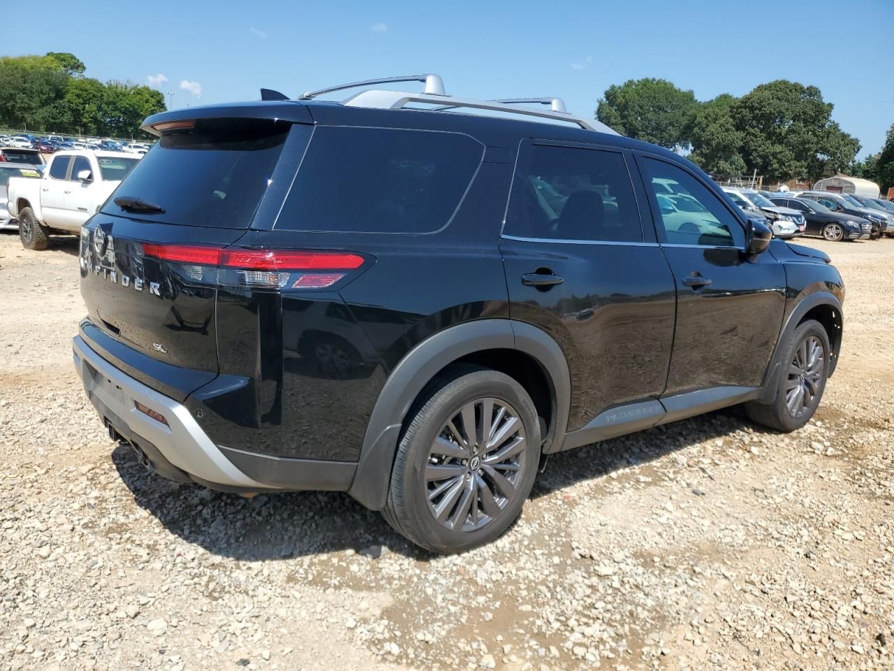 2024 Nissan Pathfinder sl