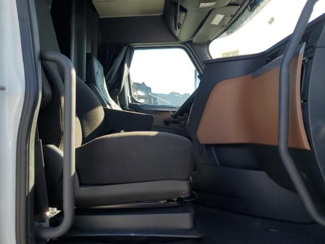 2022 Freightliner Cascadia 126 Semi Truck