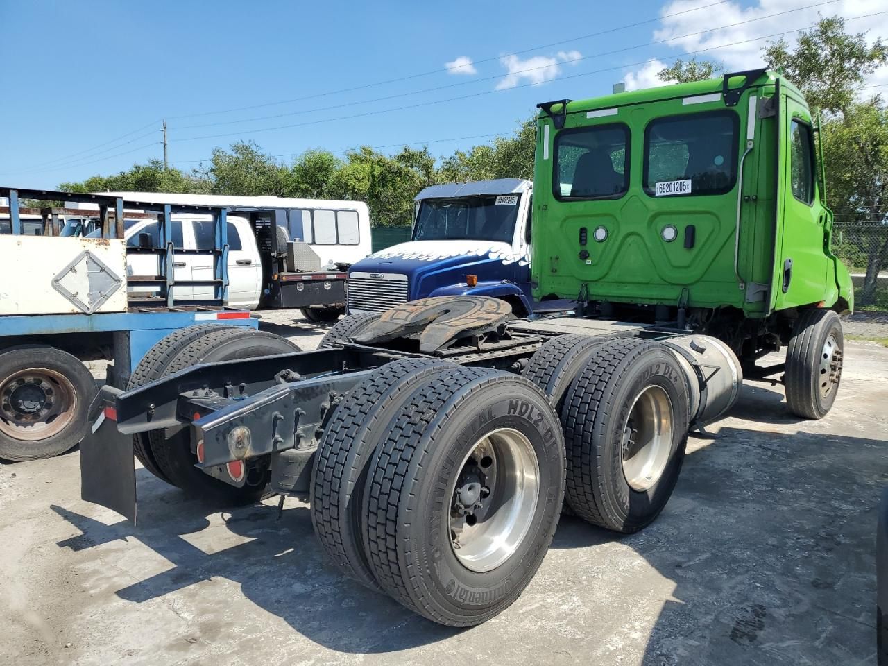 2021 Freightliner Cascadia 116 Semi Truck