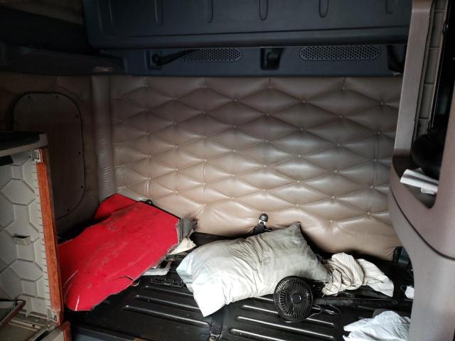 2015 Freightliner Cascadia 125 Semi Truck