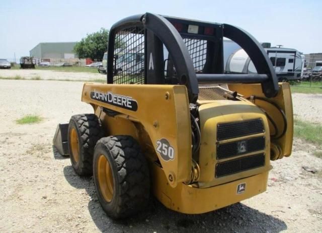 2010 John Deere 2010 Deer 250-Skid Steer Loaders Skid Steer Load