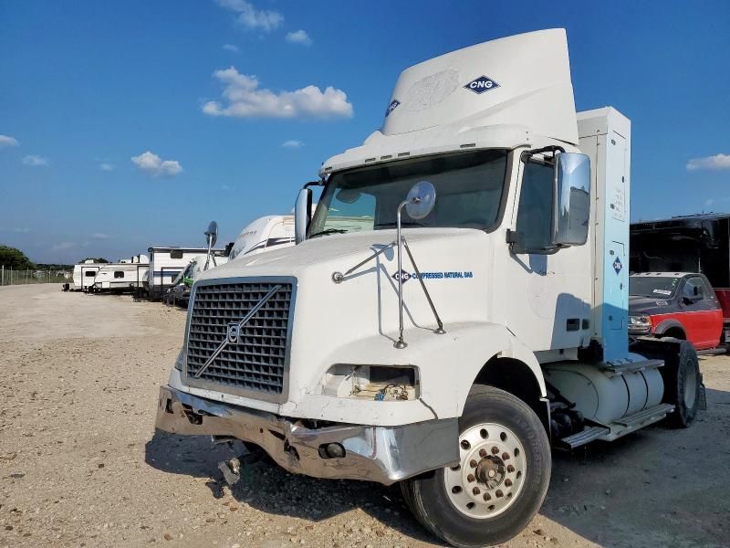 2014 Volvo VNM Semi Truck