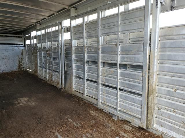2012 Featherlite Mfg Inc 2012 Featherlite 8127 Livestock Trailer