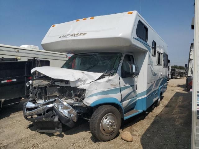 2014 Ford Econoline E450 Super Duty Cutaway Van